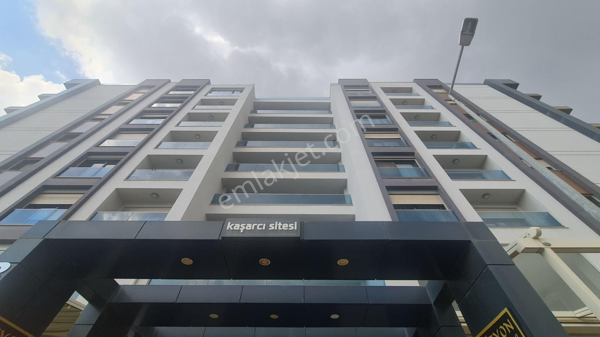 Çiğli Ataşehir Kiralık Daire Kw Martı'dan Ataşehir Kaşarcı Plaza Da 1+1 Kiralık Mesken/ofis