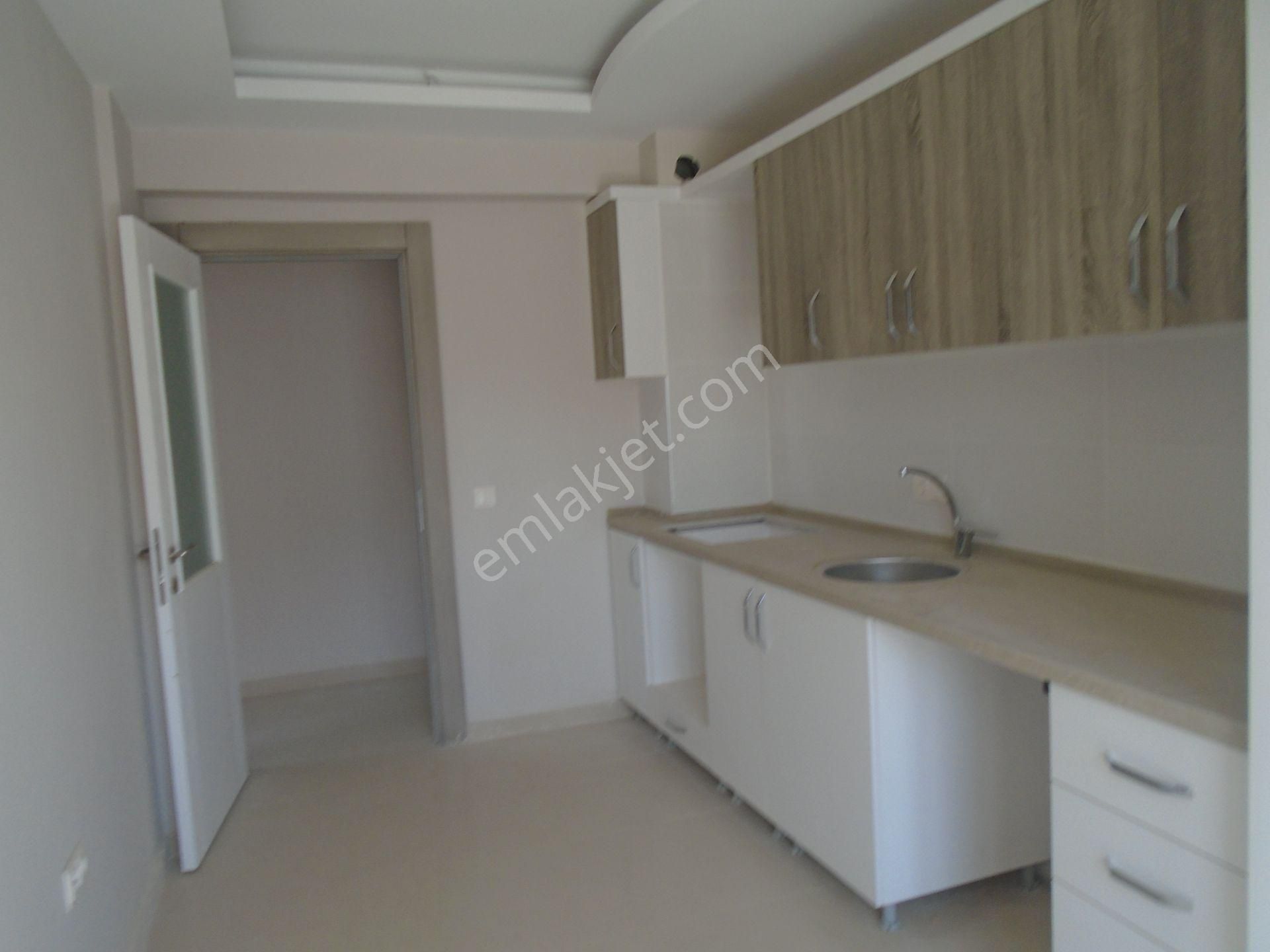 Çiğli Cumhuriyet Satılık Daire Çiğli Cumhuriyete 130m2 Satılık 3+1 Ebevym Banyolu Daire