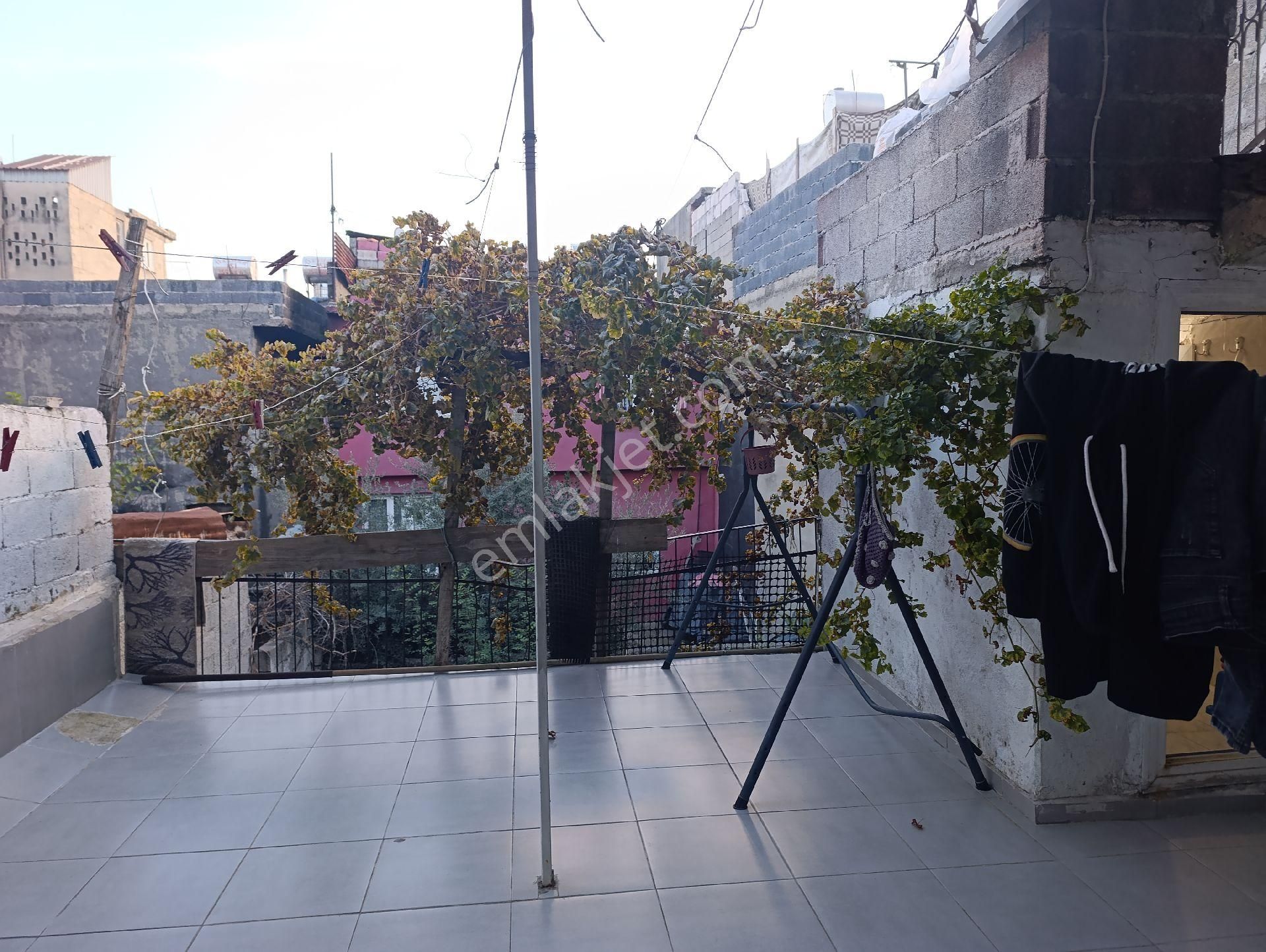 Çok Uygun.. Gülpınar'da Satılık 3 Katlı Müstakil Ev 🏡 - Görsel 14