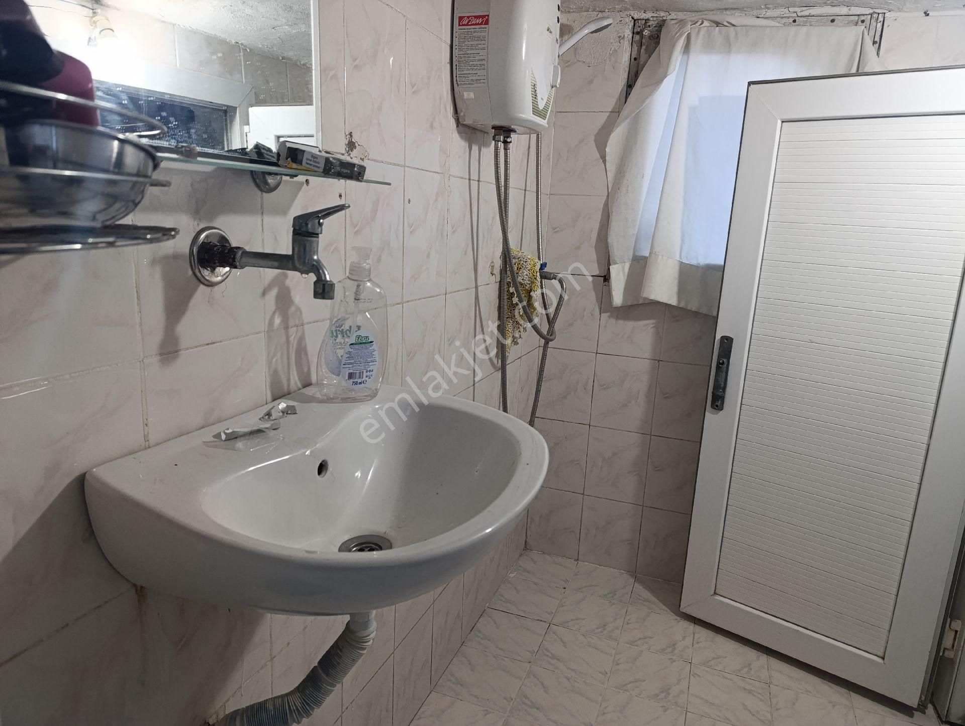 Çok Uygun.. Gülpınar'da Satılık 3 Katlı Müstakil Ev 🏡 - Görsel 22