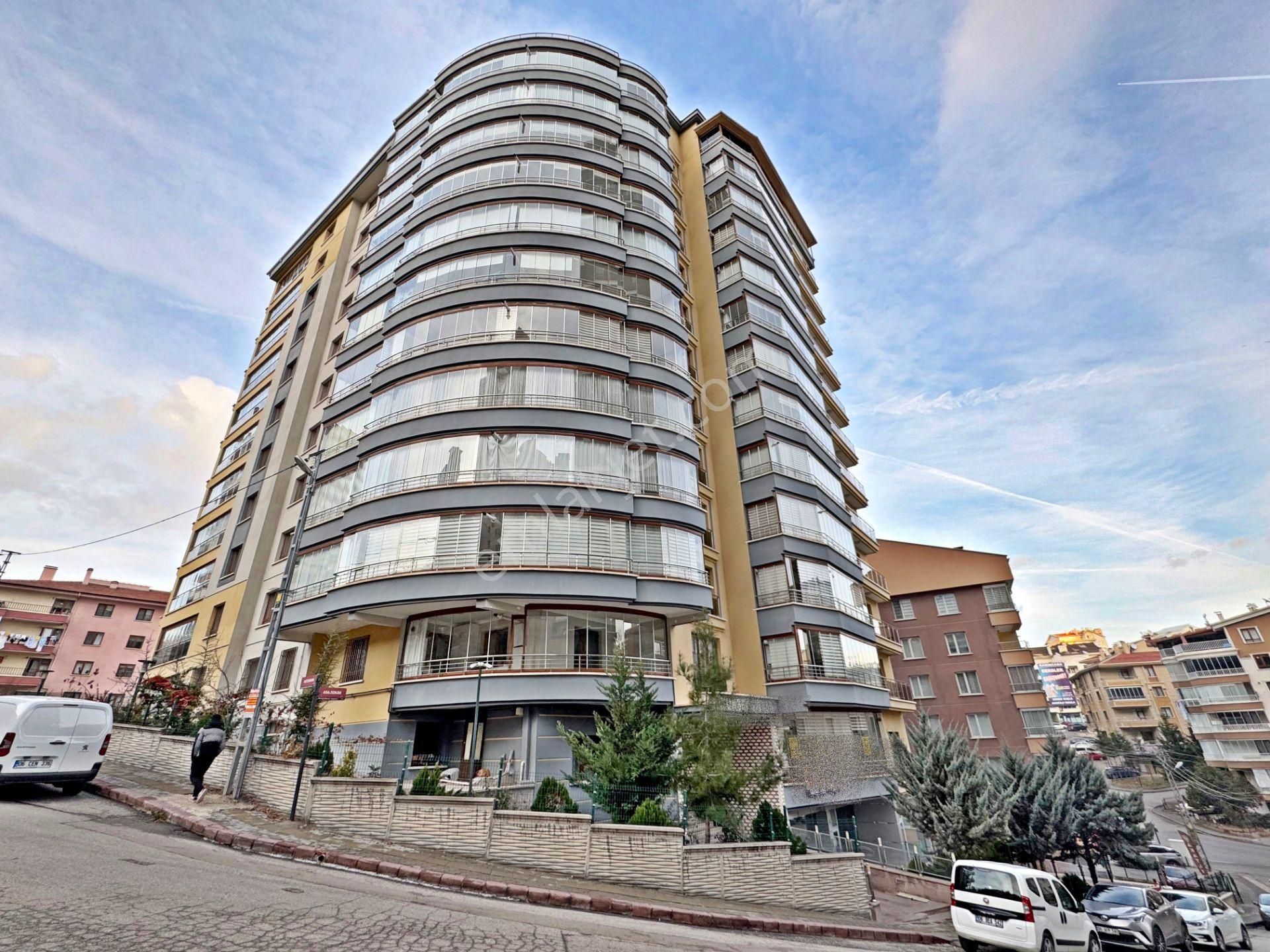 Keçiören Ayvalı Satılık Daire 3+1 Site İçerisinde Geniş 1.kat Konumunda Ebeveyn Banyo 2 Balkon