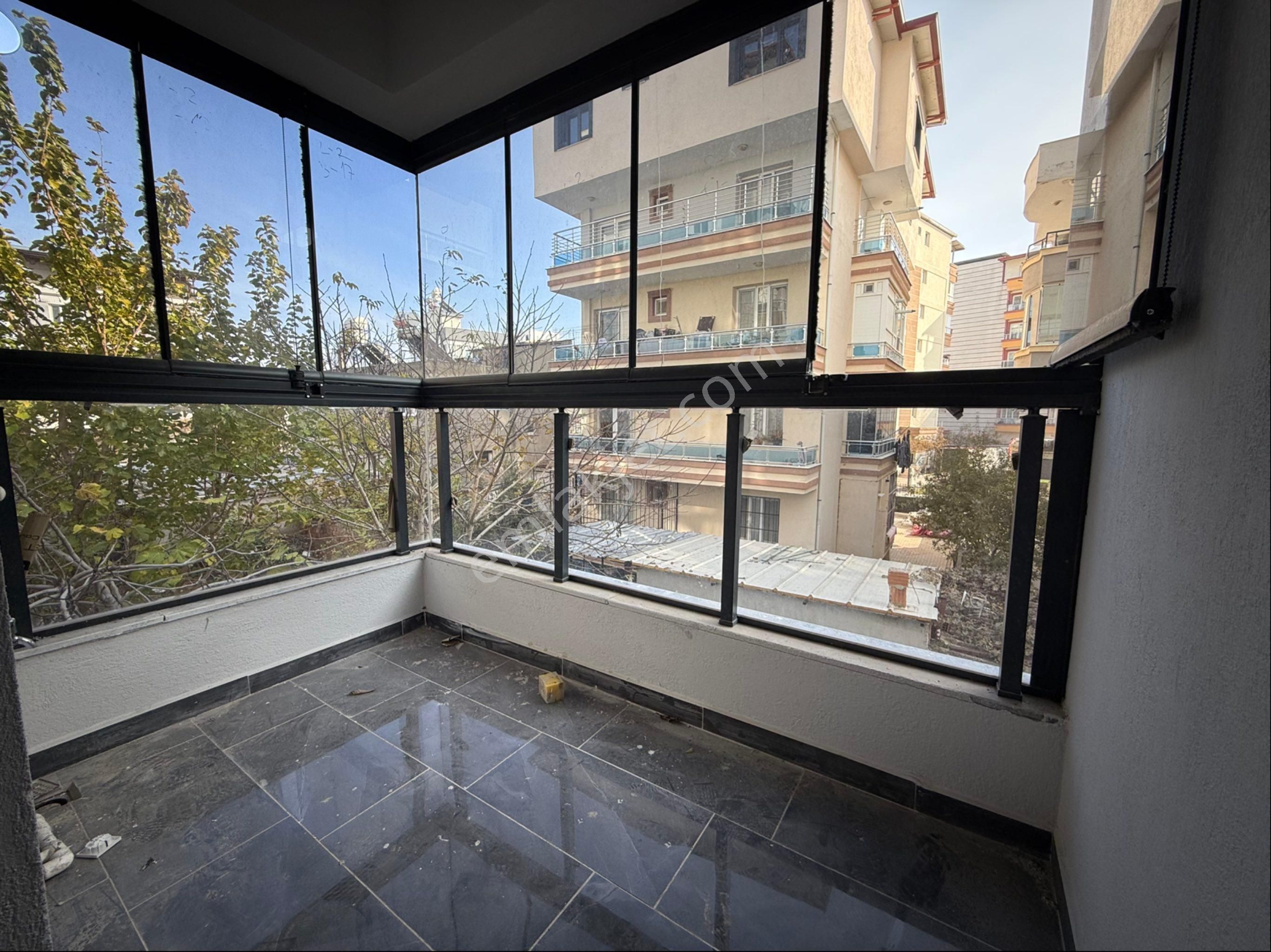 Torbalı Yedi Eylül Satılık Daire Uygan'dan Yedieylül Mah. Merkezde 2+1 80m² Arakat Lüx Daire