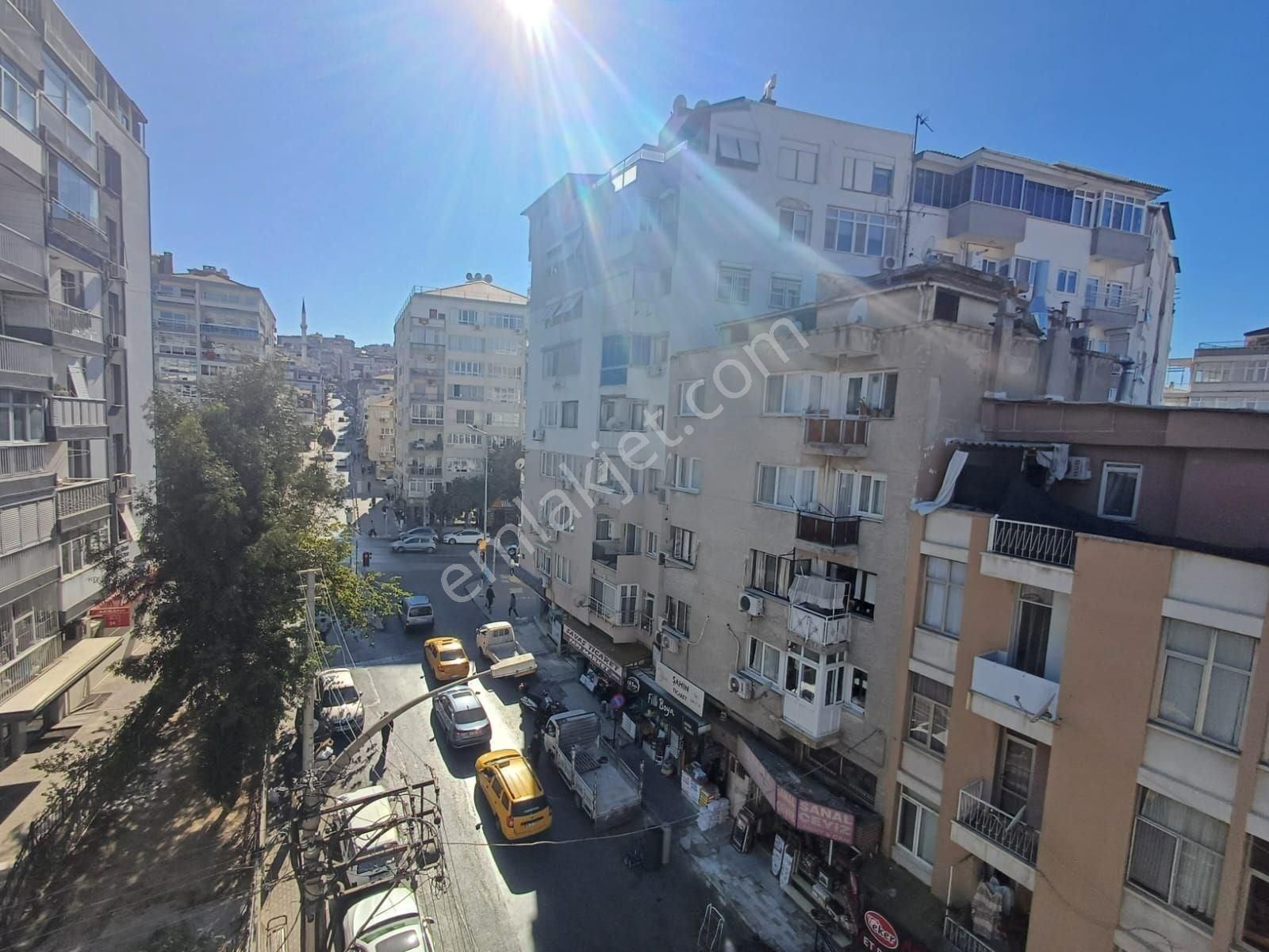 Konak Çankaya Satılık Daire Hatay İnönü Caddesi Metro Yakını Doğalgazlı Satılık Daire 3+1