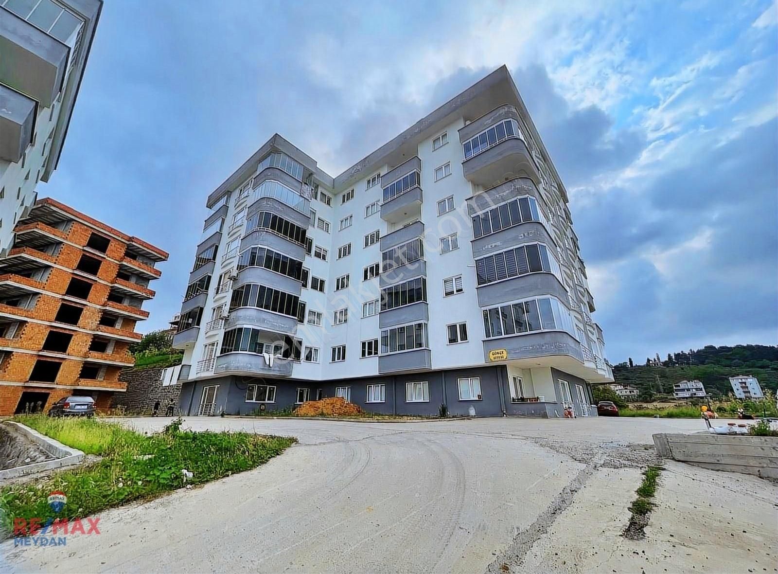 Ortahisar Çukurçayır Satılık Daire Remax Meydan Çukurçayır Gökçe Sitesi Satılık 3+1 Daire