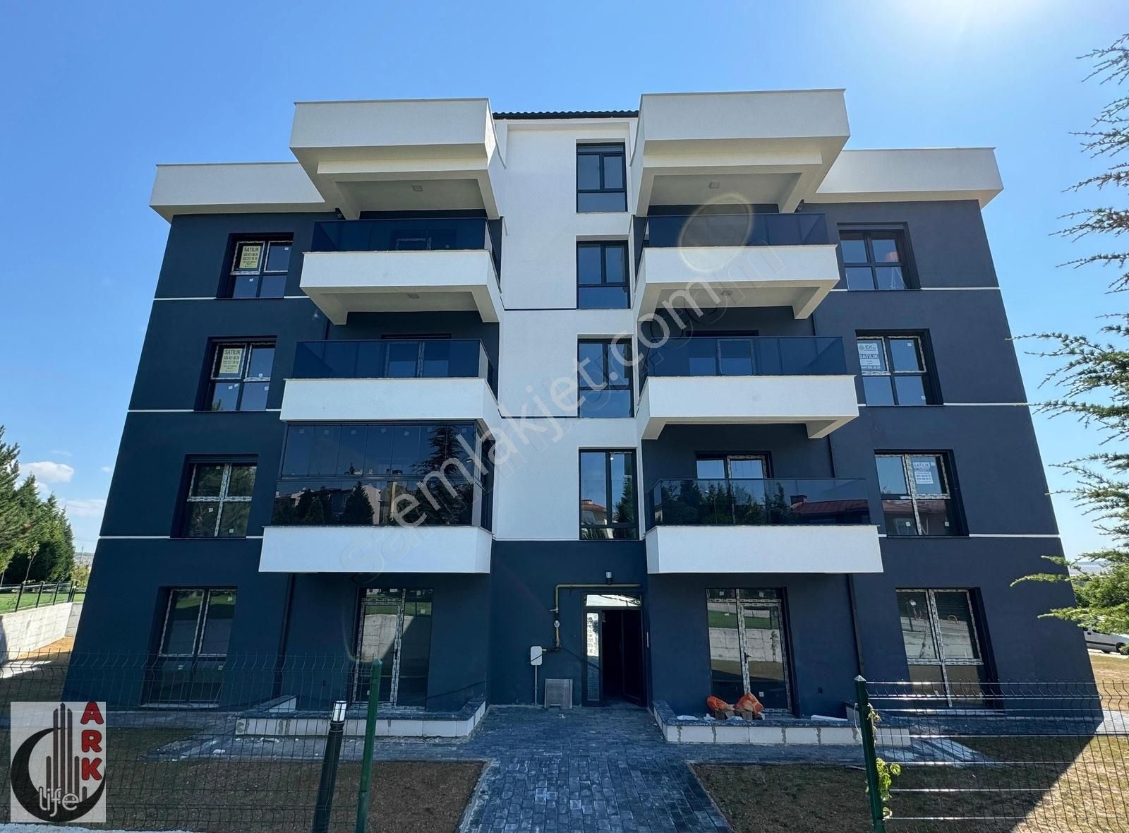 Tepebaşı Boyacıoğlu Satılık Daire Ark Life'dan Yenişehir Park Rezidans Konaklarında Lüks 4+1 Daire