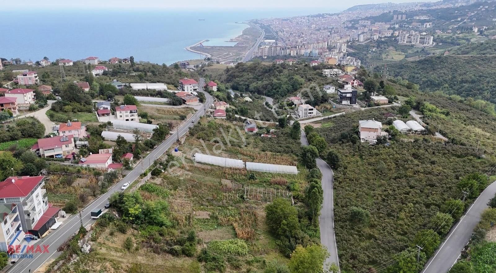 Ortahisar Akyazı Satılık Konut İmarlı Akyazı Mahallesinde, Yola Cepheli, Deniz Manzaralı, Sahile Yakın