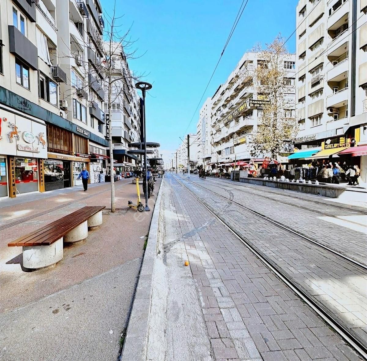 Muratpaşa Üçgen Satılık Daire Markantalya Çaprazı Tramvay Yoluna Cephe Boş 2+1 Satılık