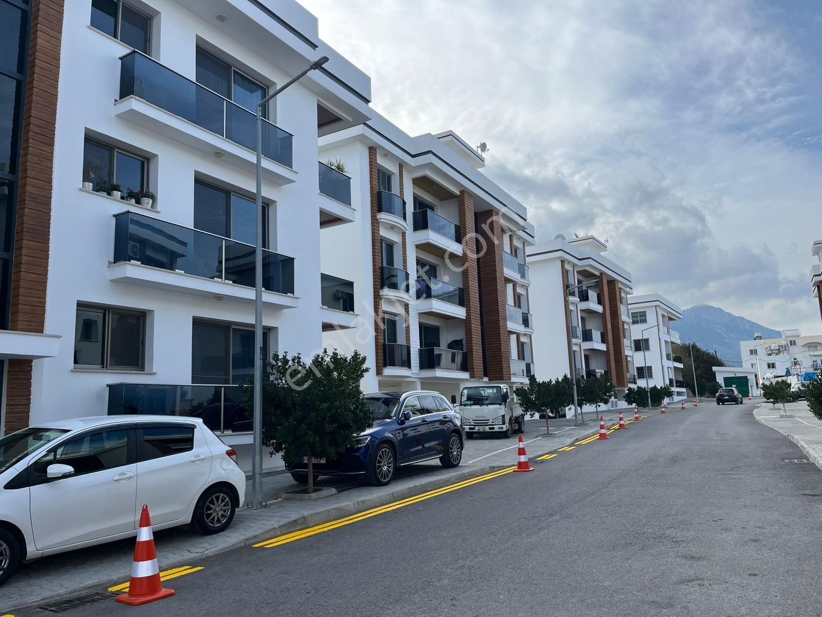 Girne Alsancak Köyü Satılık Daire Girne Alsancak'ta Site İçerisinde, Yenı Satılık 3+1 Daire !!