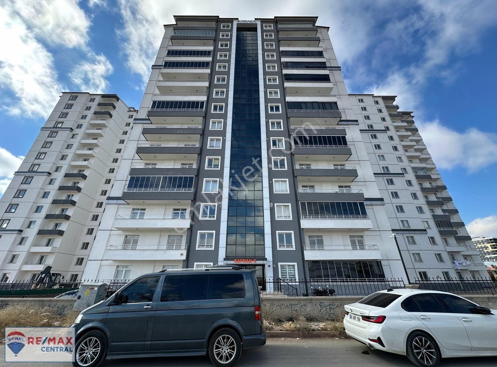 Sivas Merkez Şeyh Şamil Satılık Daire Remax Central'dan Site İçerisinde 4.5+1 Arakat Lüx Satılık Daire