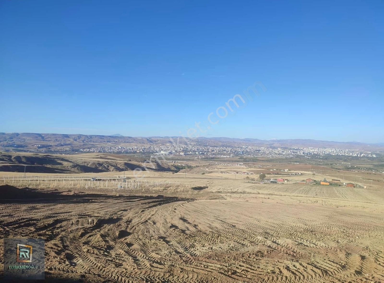 Sivas Merkez Yenice Köyü Satılık Tarla Şehir Manzaralı Tapulu Bahçeler