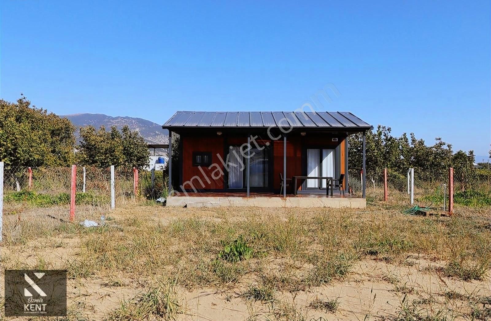 Kemalpaşa Aşağıkızlıca'da Satılık 400 M2 Bahçeli Müstakil Ev