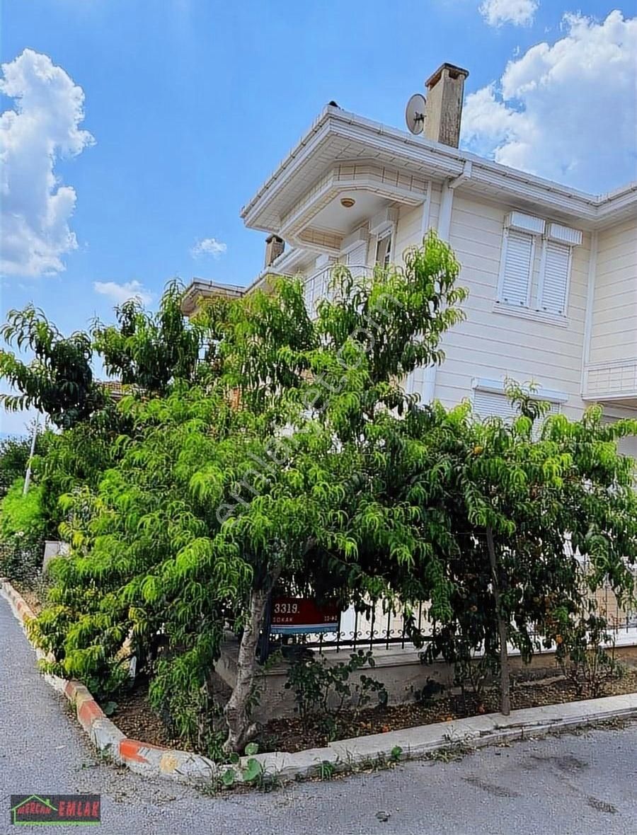 Silivri Selimpaşa Satılık Villa Selimpaşa Acarlarda Deniz Manzaralı Villa