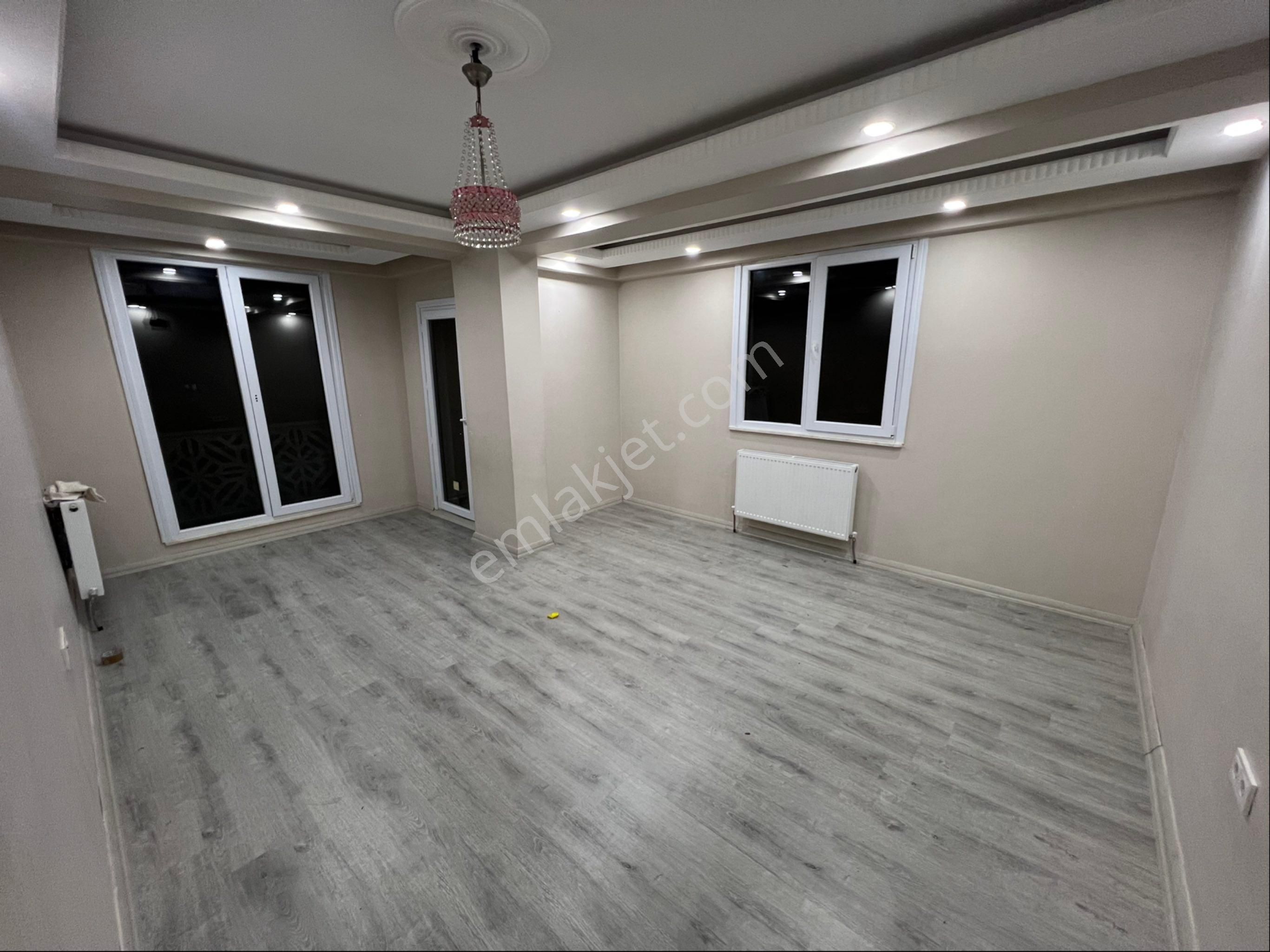 Sultanbeyli Necip Fazıl Kiralık Daire Cadde Üzerinde 2+1 Geniş Ve Kullanışlı Kiralık Daire