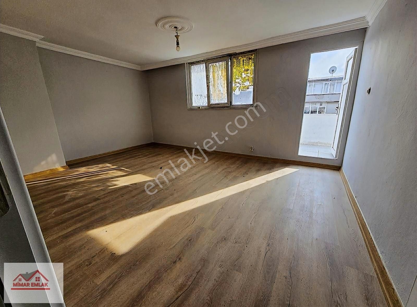 Küçükçekmece Atatürk Satılık Daire Mimar Emlak'tan Satılık Tek Daire Üzeri 3+1 130m² 5. Kat