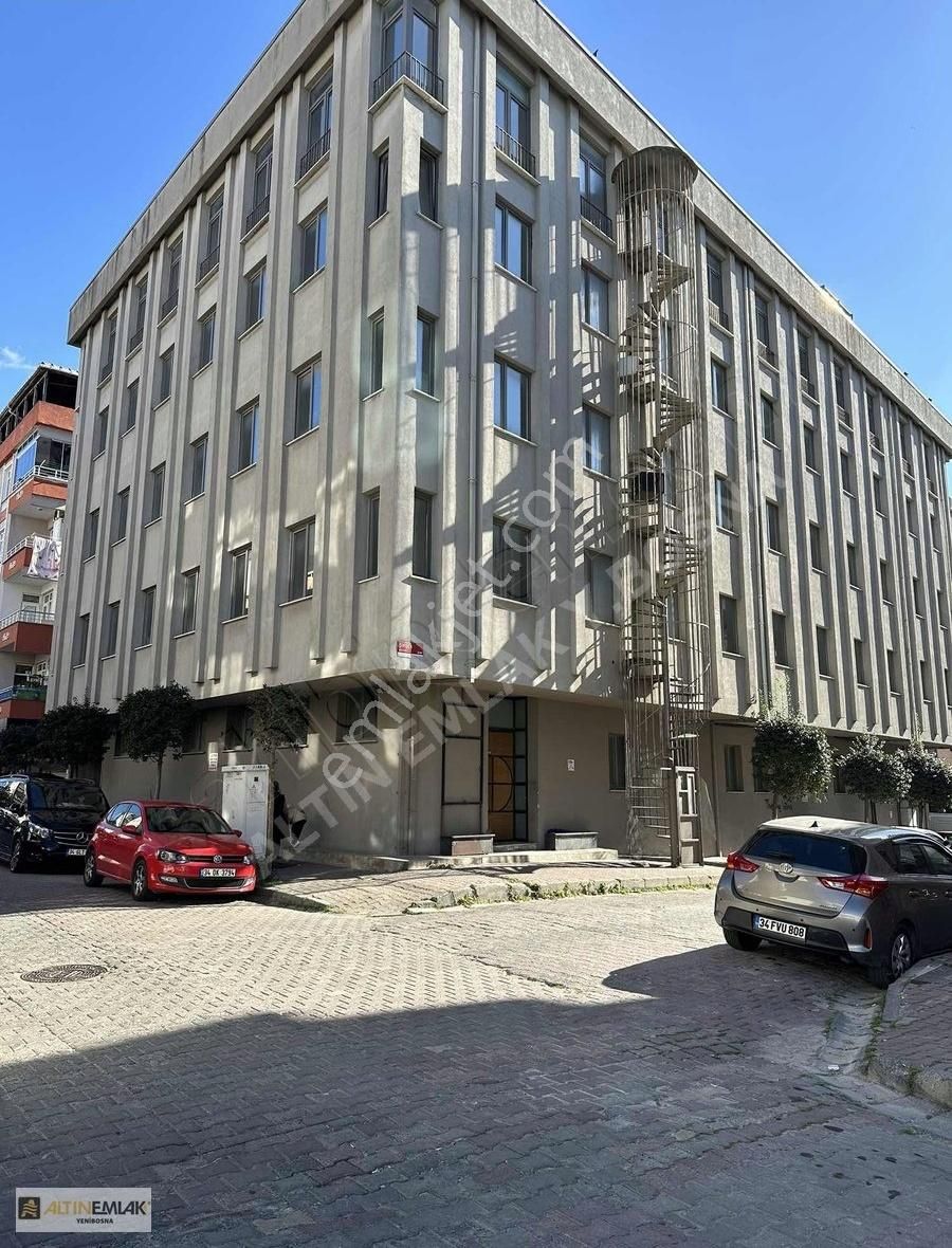 İstanbul Bahçelievler Kiralık Bina Çobançeşmede Müstakil Yedi Katlı 5000m2 Bina