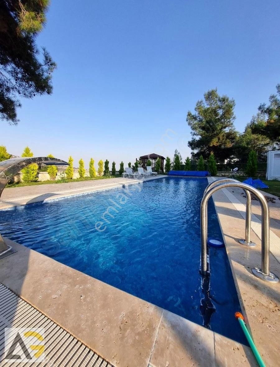 Auradan Soğucakta Eşyalı Satılık 5+1 Villa (havuz, Tenis Kortu) - Görsel 33