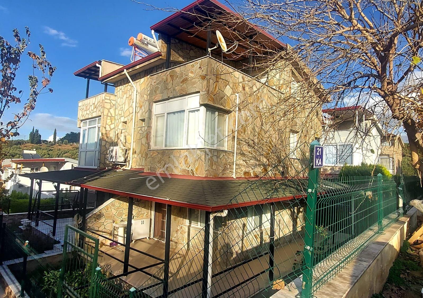 Kuşadası Davutlar Satılık Daire Satılık Tripleks Villa