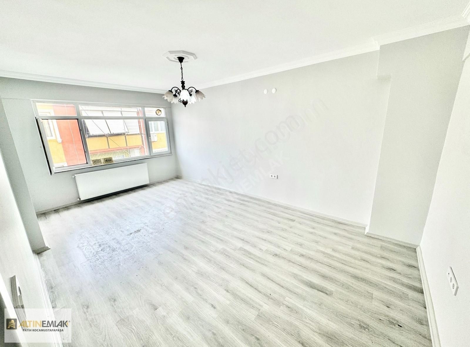 Fatih Sümbül Efendi Kiralık Daire Altın Emlak'tan İçi Komple Sıfır Yenilenmiş 1+1 Kiralık Daire