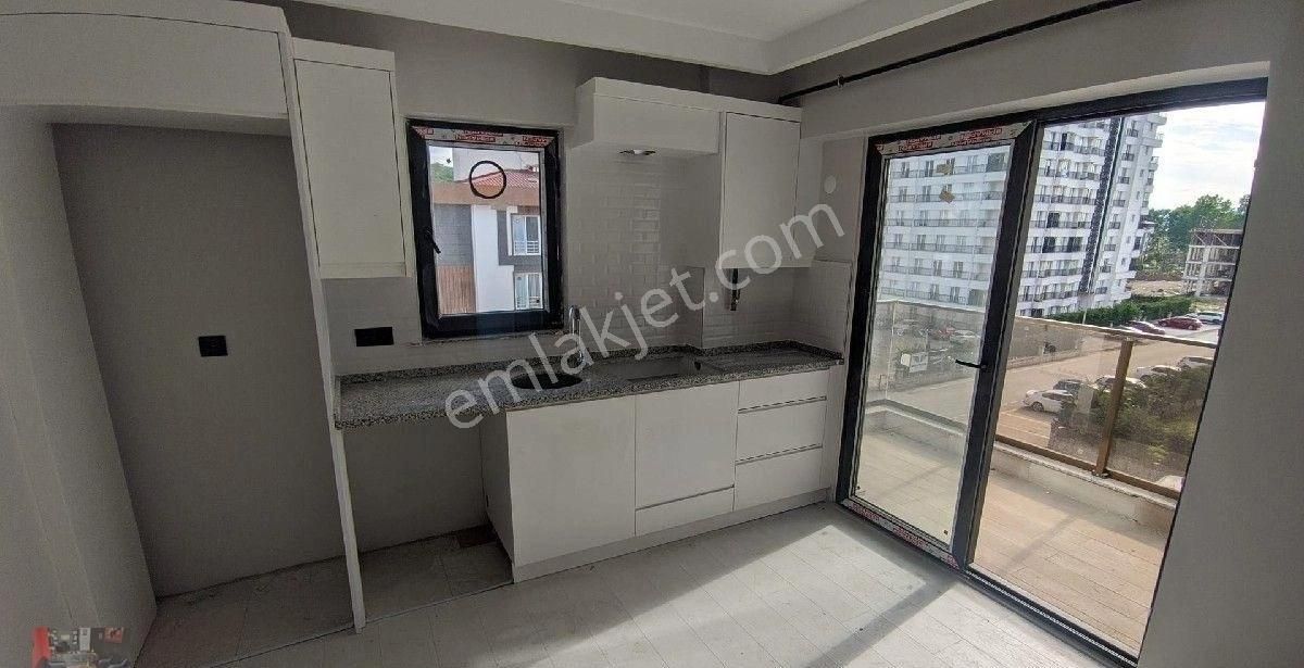 Altınordu Cumhuriyet Kiralık Daire Karamanoğlu Emlak'tan Havuzlu Kiralık Daire