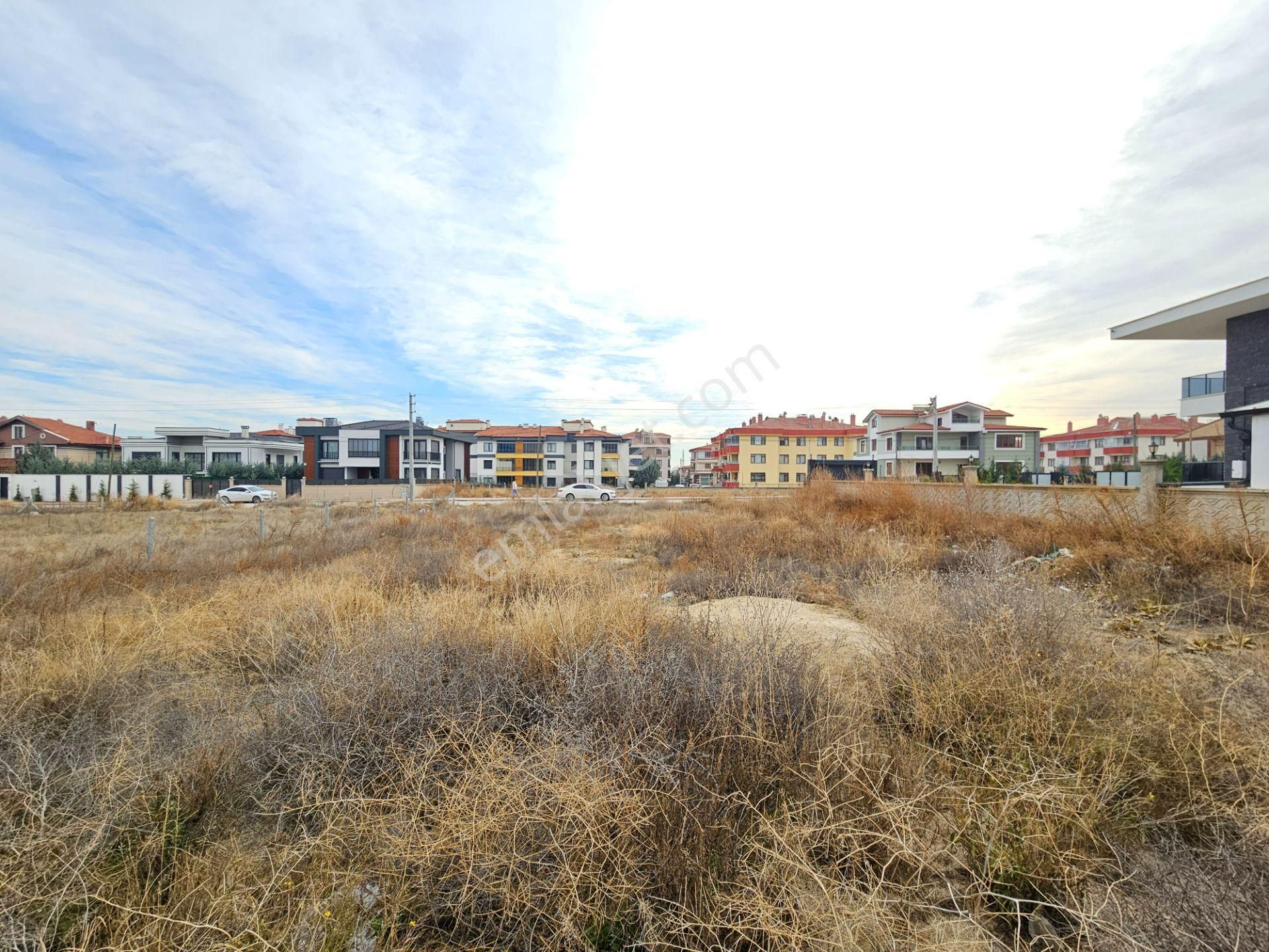 Selçuklu Buhara Satılık Konut İmarlı Selçuklu Buhara Mahallesinde 901 M2 Mükemmel Lokasyonda Satılık Villa Arsası