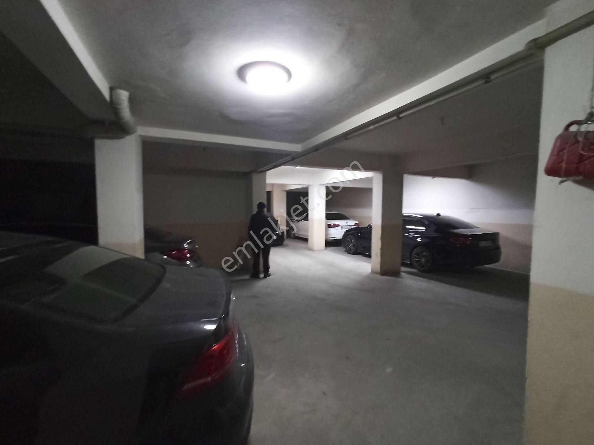 Bağcılar Hürriyet Mah Satılık Dubleks 5+2 Krediye Uygun Otoparklı ! - Görsel 35