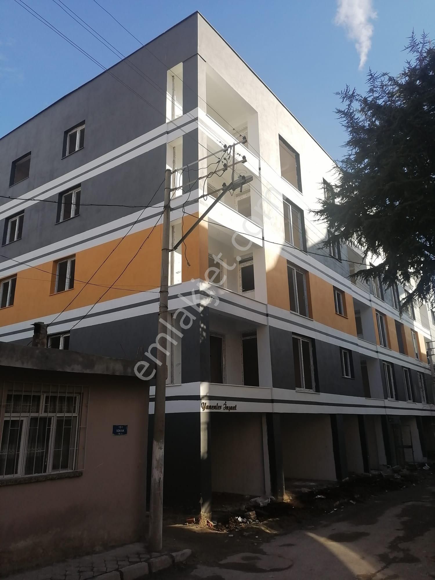 Salihli Seyrantepe Satılık Daire Yuvam Gayrimenkul'den Satılık Salihli Seyrantepe Mah. 2+1 80 M2 Daire