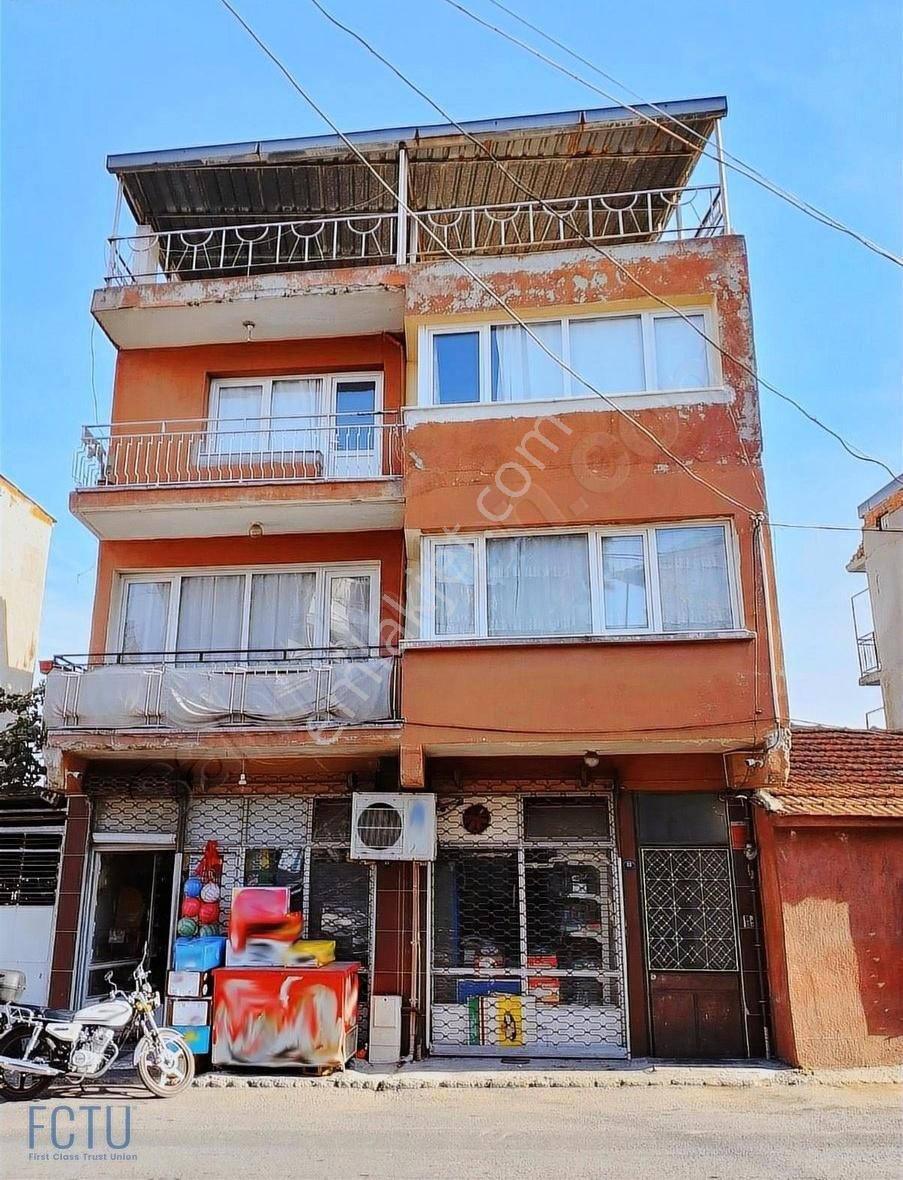 Karabağlar Karabağlar Satılık Bina Karabağlar'da Satılık Aile Apartmanı