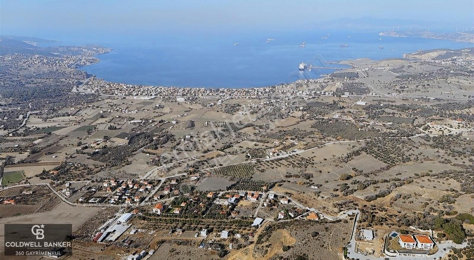 Foça Kozbeyli Satılık Tarla Foça Kozbeyli'de İleriye Dönük Yatırımlık Müstakil Parsel Tarla