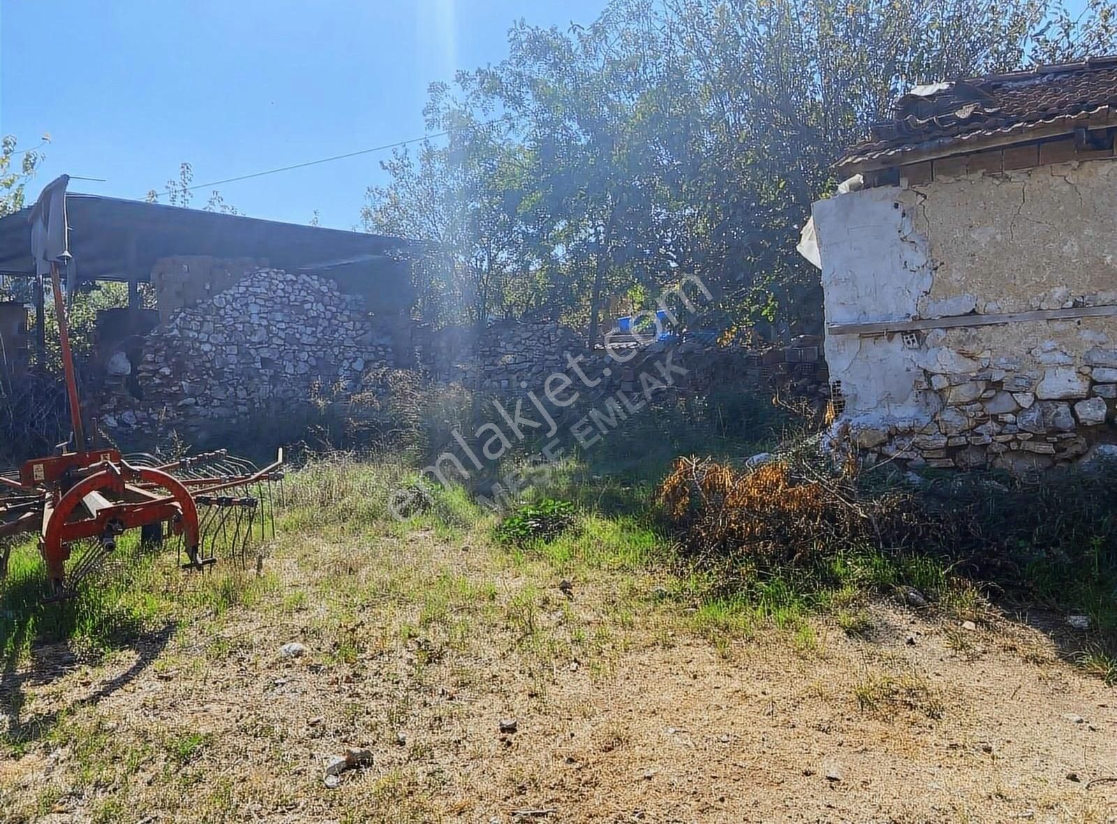 Menderes Çakaltepe Satılık Konut İmarlı Menderes Çakaltepe Mahallesin'de Tek Tapu Satılık