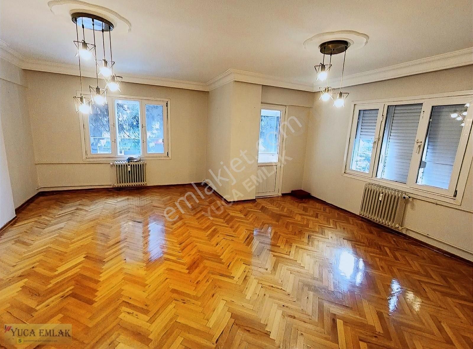 Kadıköy Kozyatağı Kiralık Daire Yuca Emlakt Kozyatağında Otoparklı Çok Temiz Net 120m2 3+1 Daire