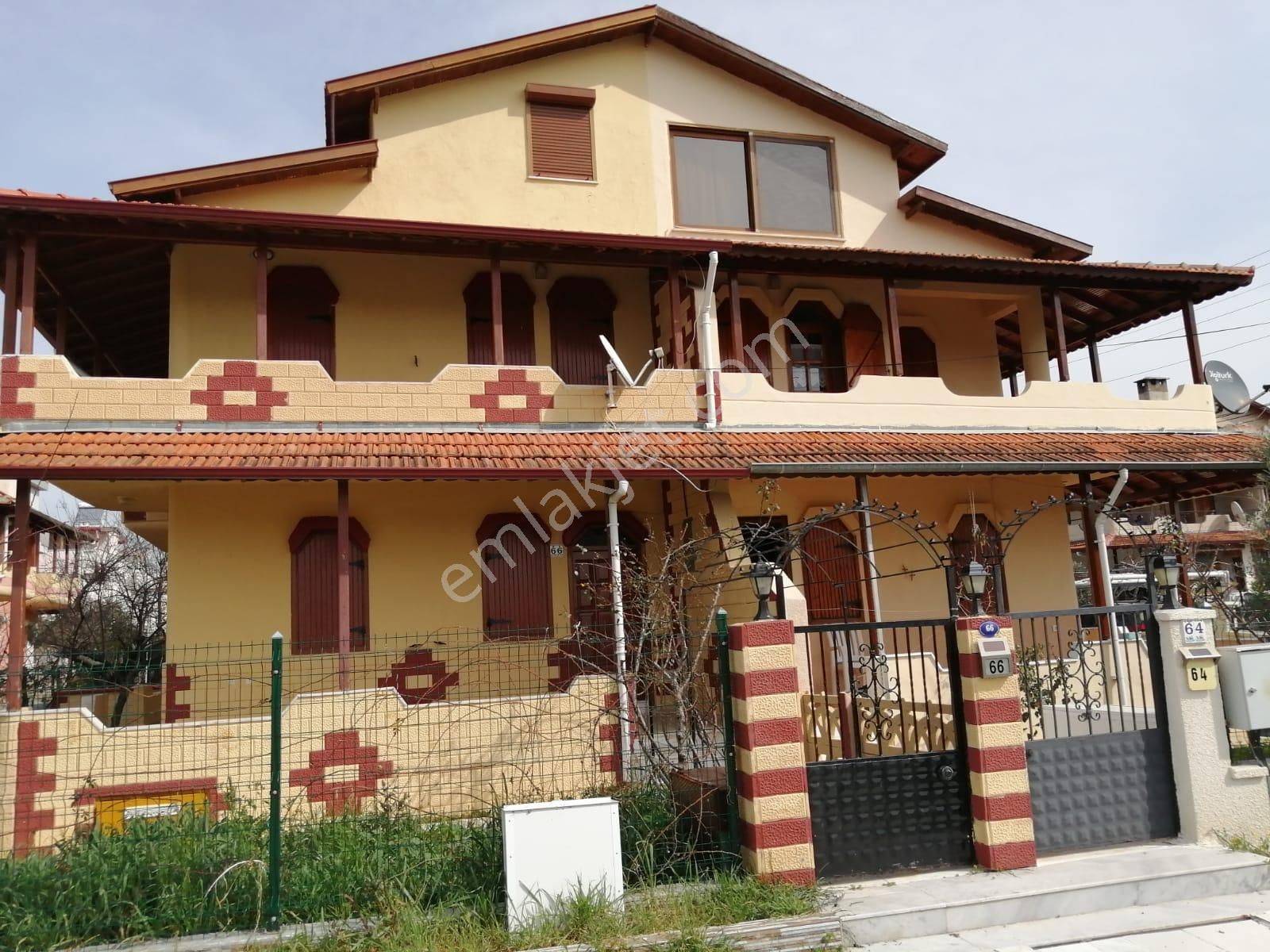 Seferihisar Hıdırlık Satılık Villa Akarca'da Denize Nazır Satılık Villa