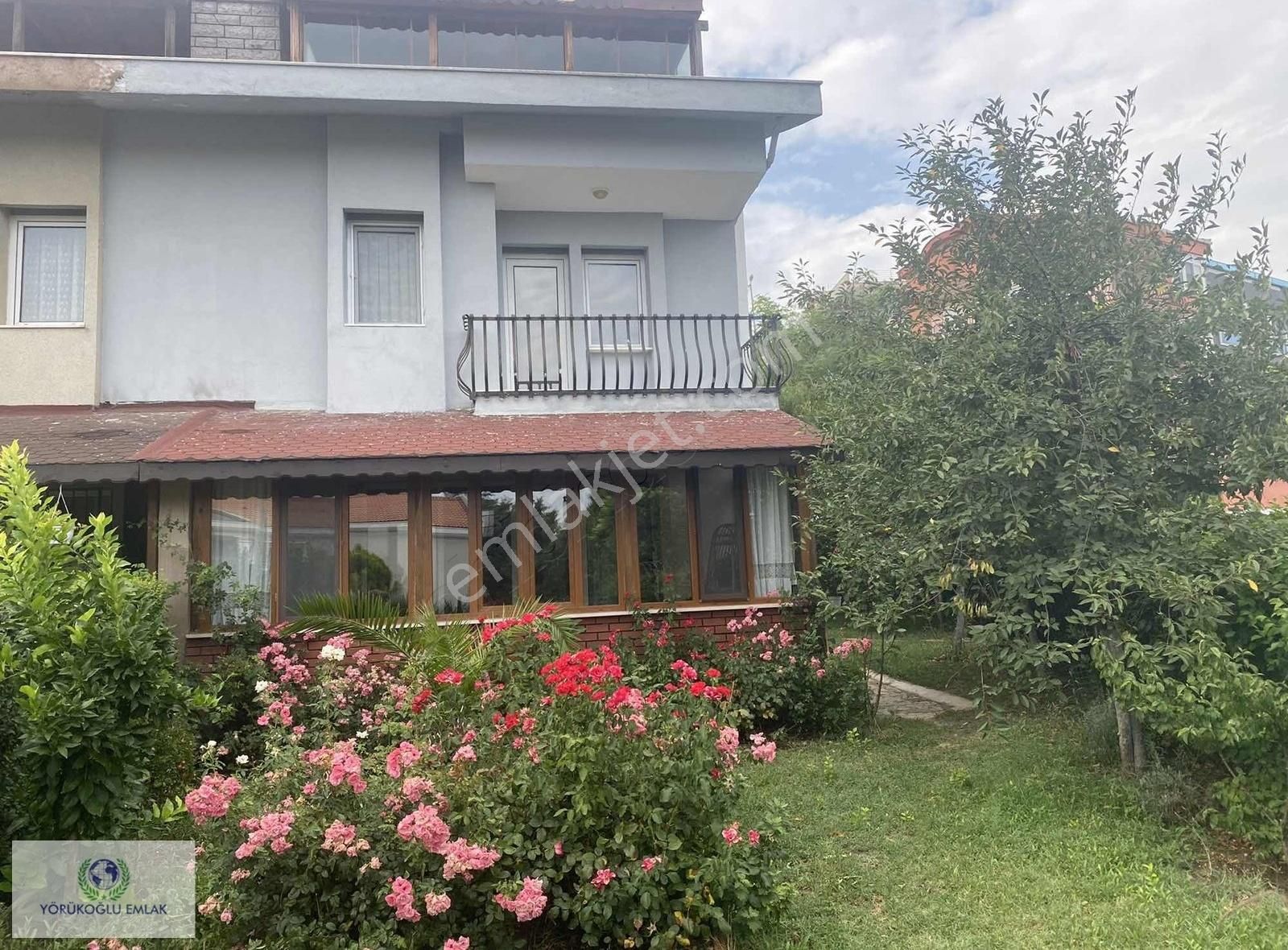 Silivri Mimar Sinan Satılık Villa Silivri Kumluk'ta Denize 50 Metre Manzaralı 5+1 Villa Satılık