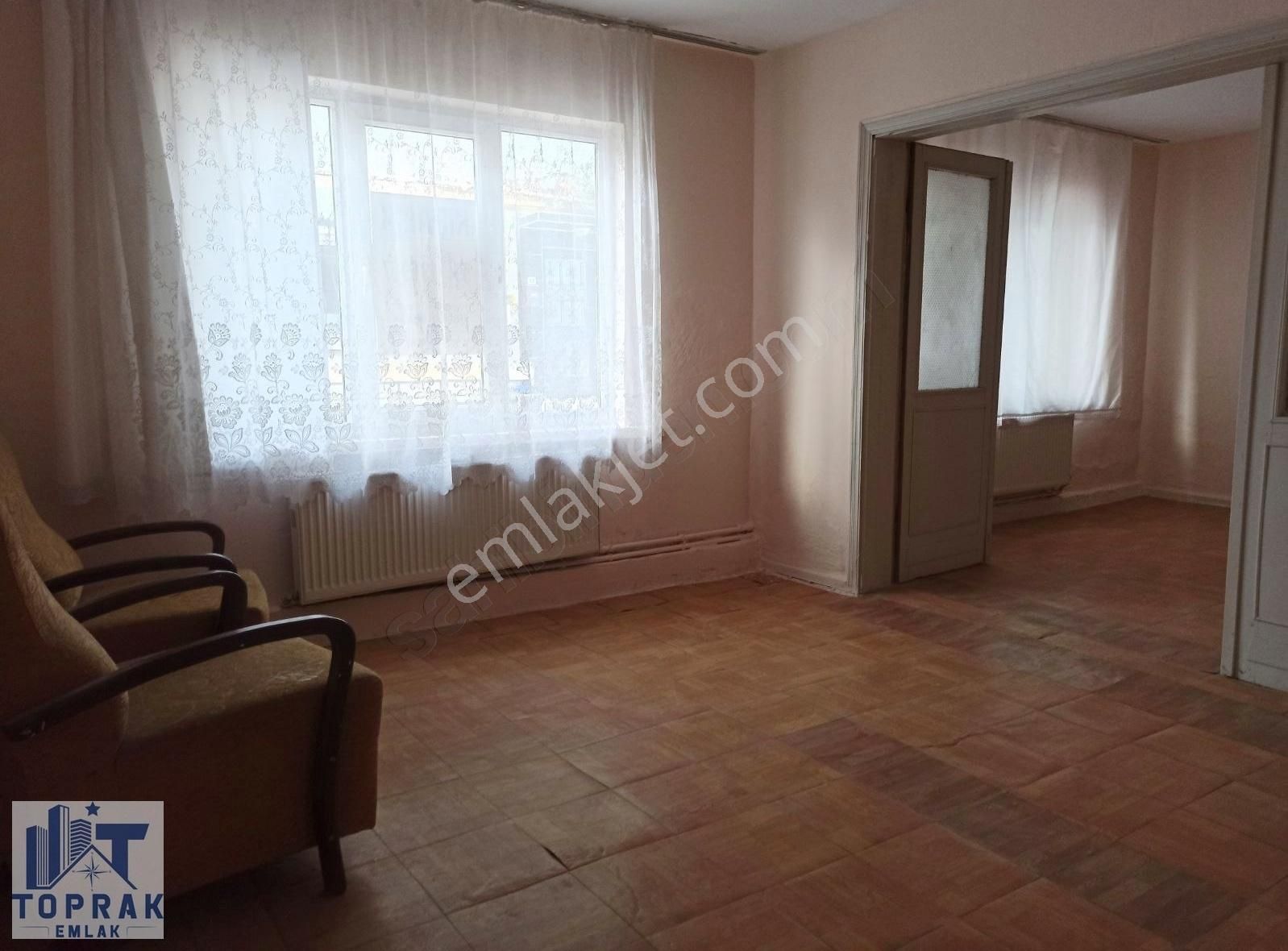 Tepebaşı Yeşiltepe Kiralık Müstakil Ev Toprak Emlak'tan Yeşiltepe Mh Kiralık 2+1 Müstakil, Bahçeli Ev