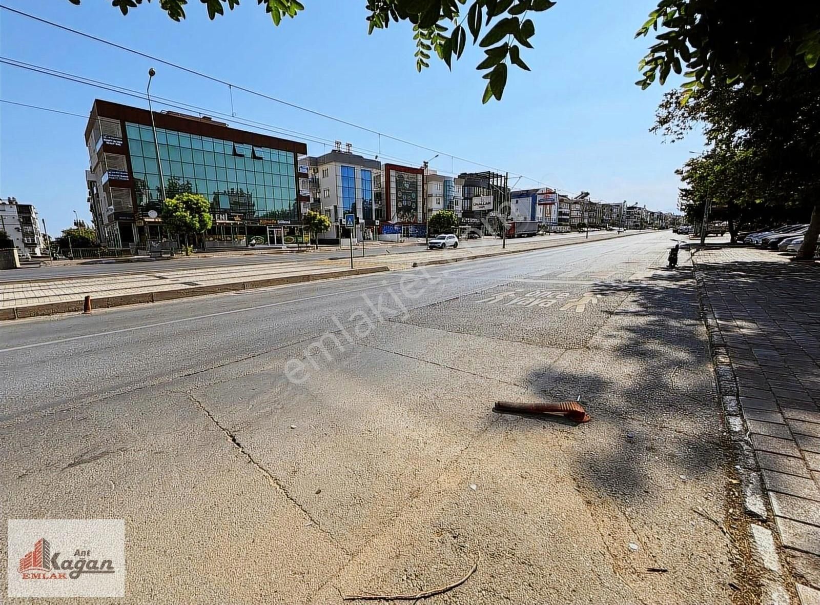 Kepez Yeni Satılık Daire Sakarya Bulvarında Tramvay Yolu Üzerinde Arakat Satılık 2+1