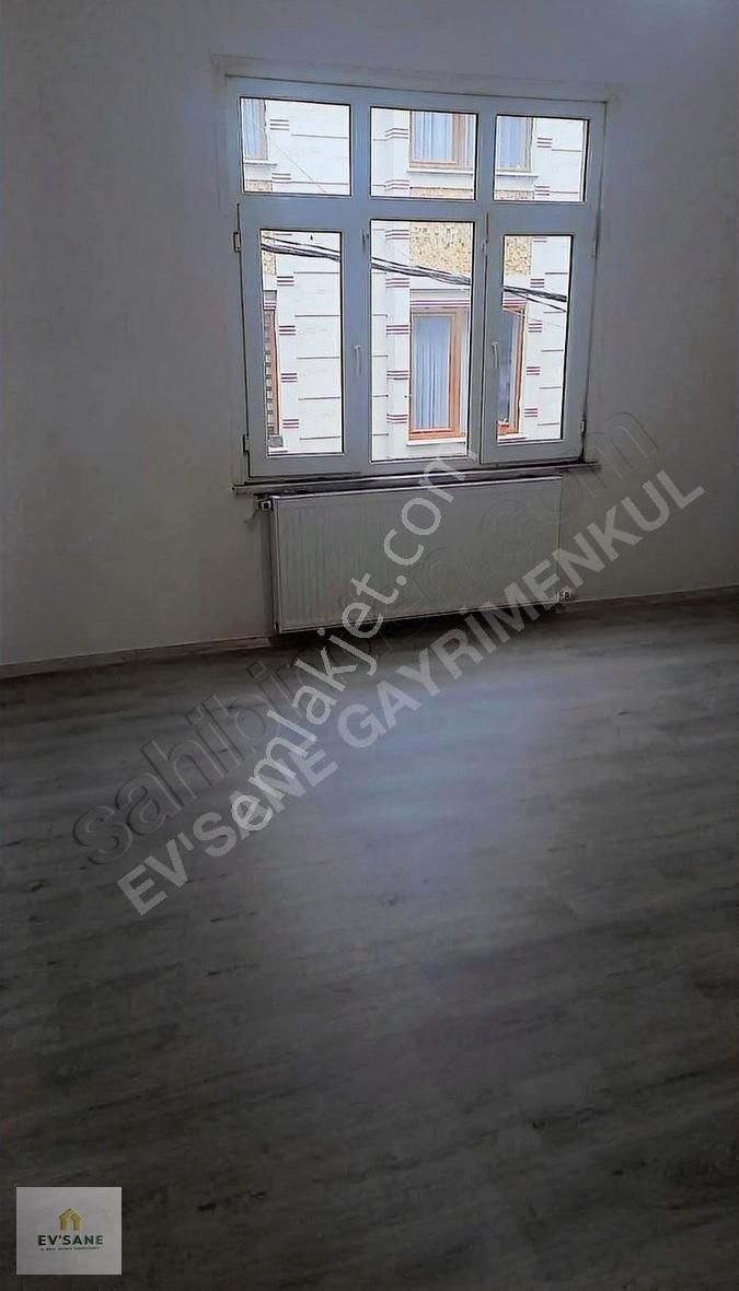 Küçükçekmece Halkalı Merkez Kiralık Daire Ev'sane Gayrimenkul'den Halkalı Zeynebiye'de 1+1 Kiralık Daire