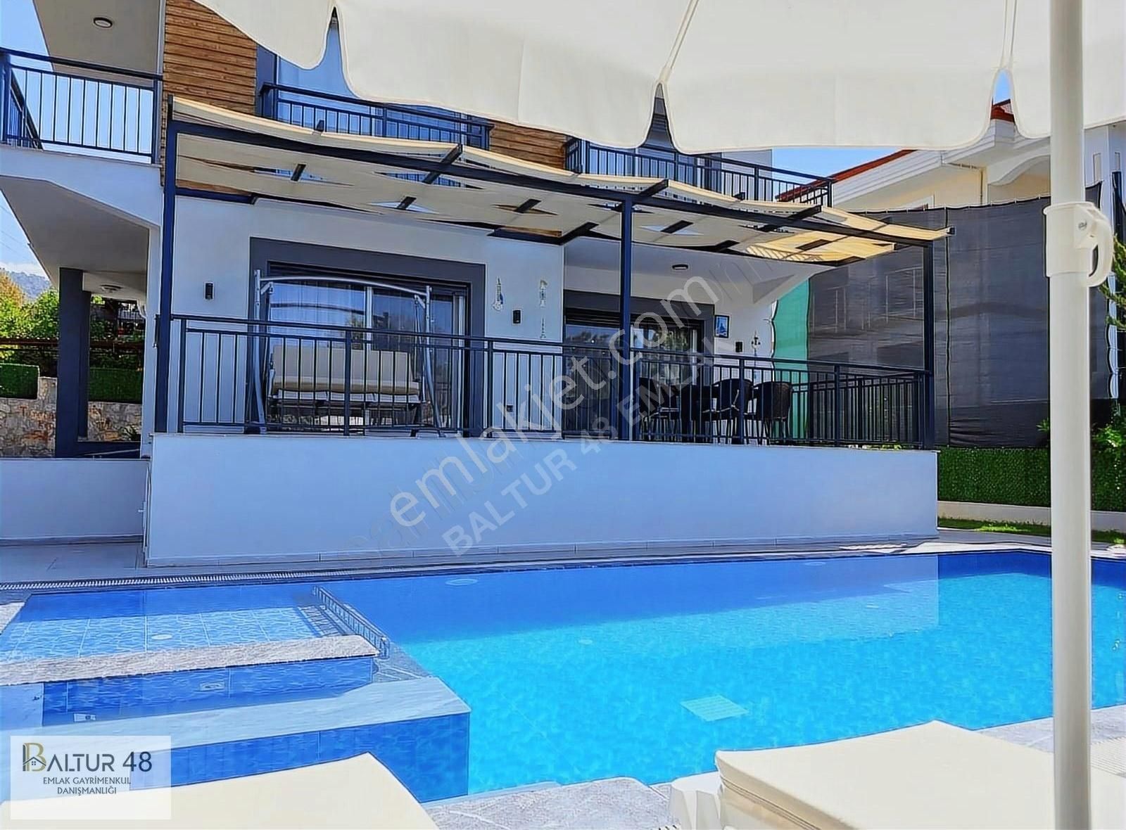 Fethiye Çiftlik Satılık Villa Fethiye Çiftlik'te Satılık Müstakil 7+1 Triplex Havuzlu Villa