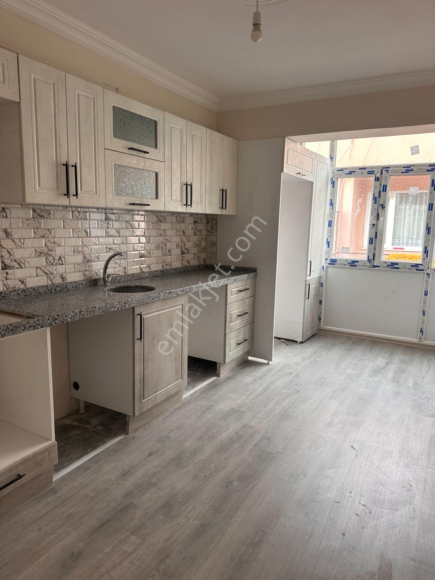 Satılık Daire ,inegöl Vergi Dairesi Karşısı ,petek Kent Sitesi Boş Temiz Ve Bakımlı.135 M2 Net - Görsel 2