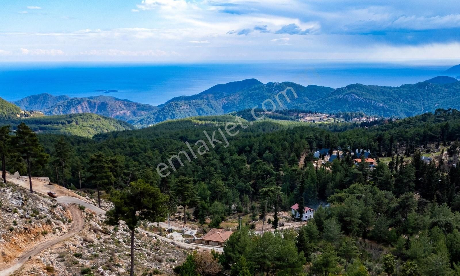 Kemer Beycik Satılık Tarla Beycik'te Full Deniz Manzaralı 1508m2 Yol Su Elektrik Mevcut