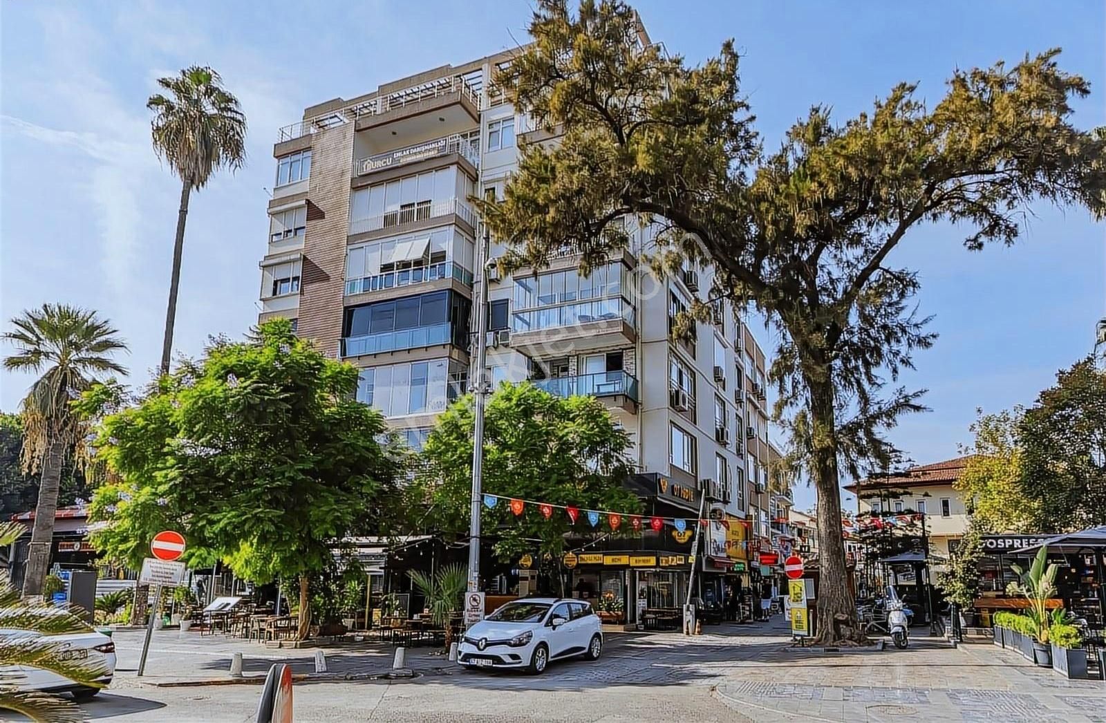 Muratpaşa Kılınçarslan Satılık Daire Işıklar'ın Tam Merkezi, Bir Yanı Park Bir Yanı En İşlek Caddesi