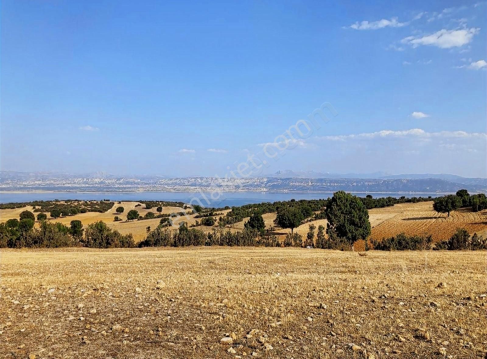 Burdur Merkez İlyas Köyü (Çay) Satılık Tarla Burdur İlyasköy'de Göl Manzaralı Satılık Yatırımlık Tarla