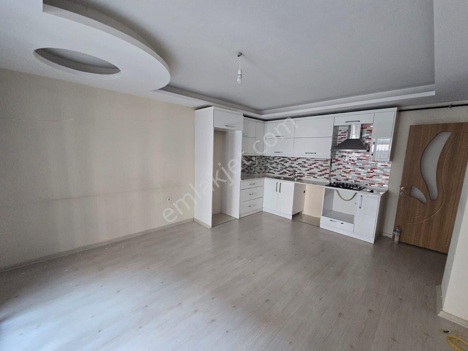 Karabağlar Vatan Kiralık Daire Yeşilyurt Hastanesi Yakını Asansörlü Otoparklı 2+1 Kiralık Daire