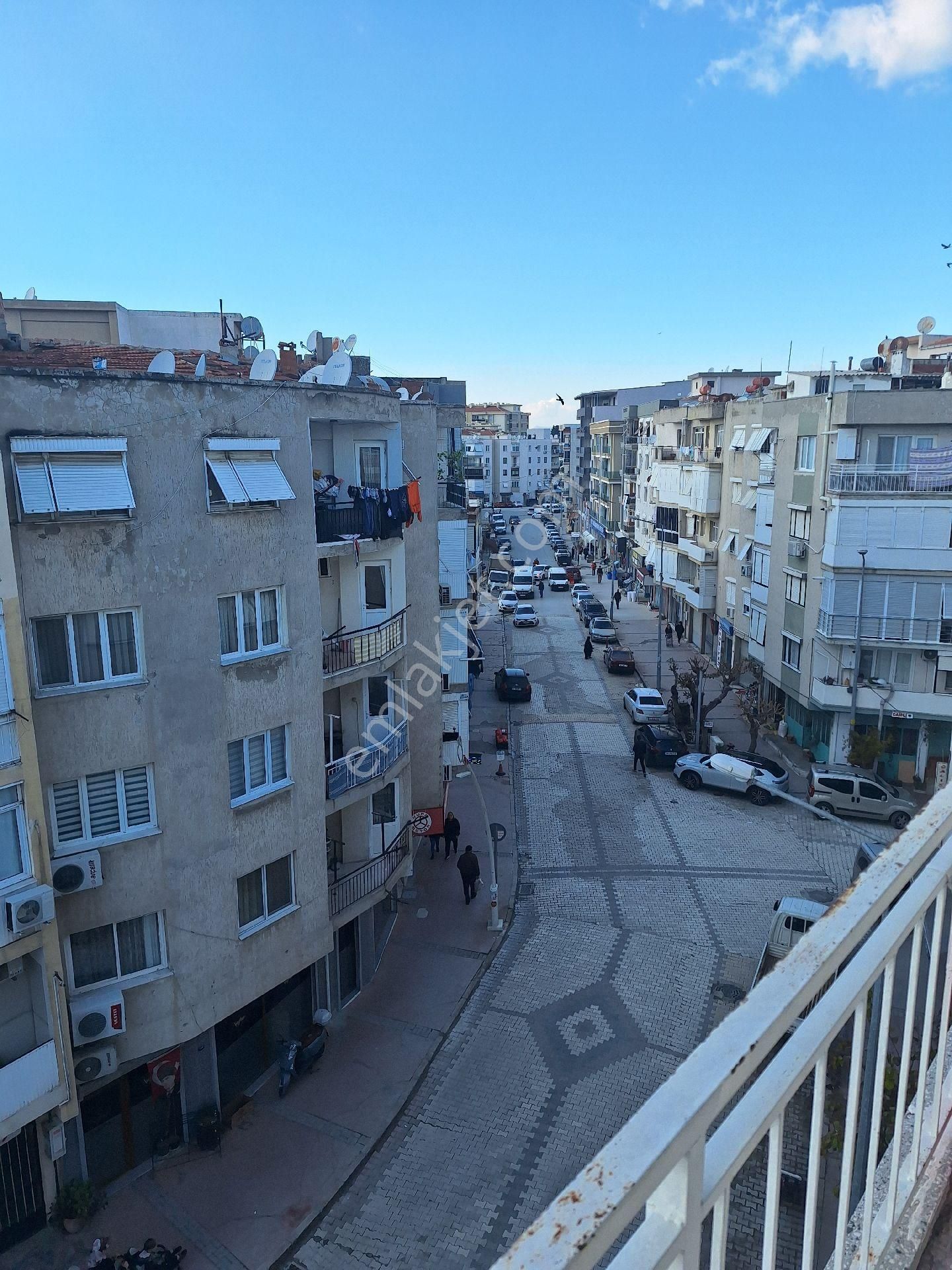 Menemen Çarşı Merkezde 2+1 Satılık Daire - Görsel 2