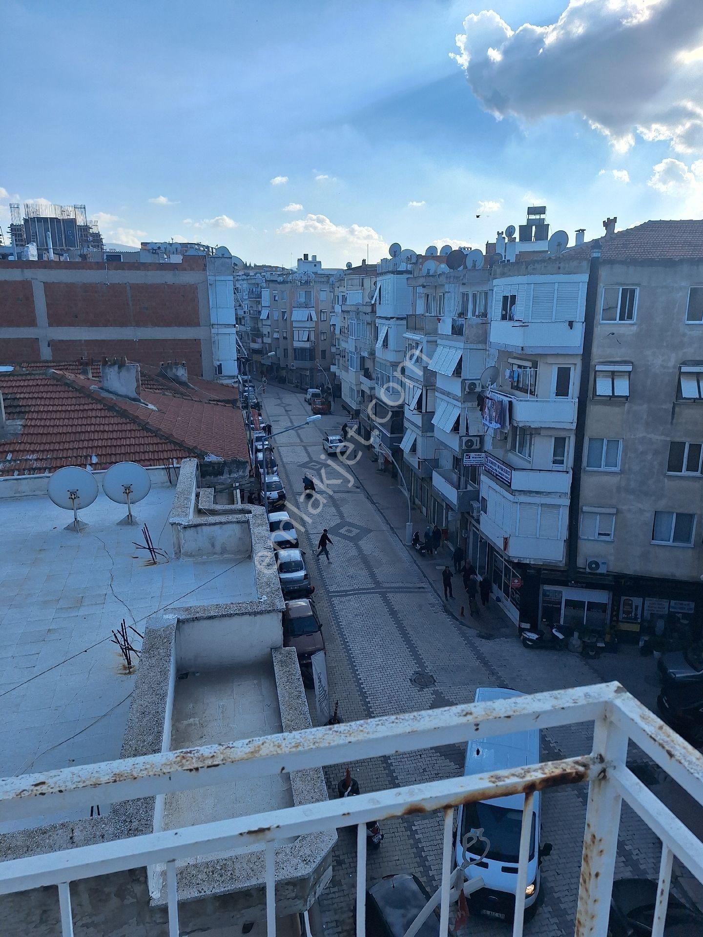 Menemen Çarşı Merkezde 2+1 Satılık Daire - Görsel 3