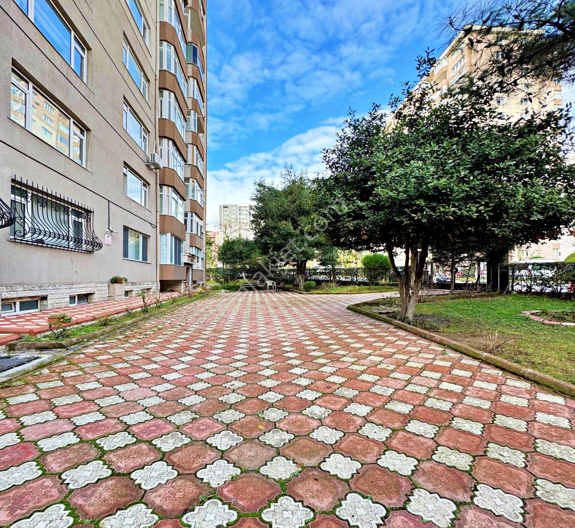 Beylikdüzü Barış Satılık Daire Beylikdüzü Barış Mah. Kat Mülkiyetli Site İçi 3+1 Satılık Daire