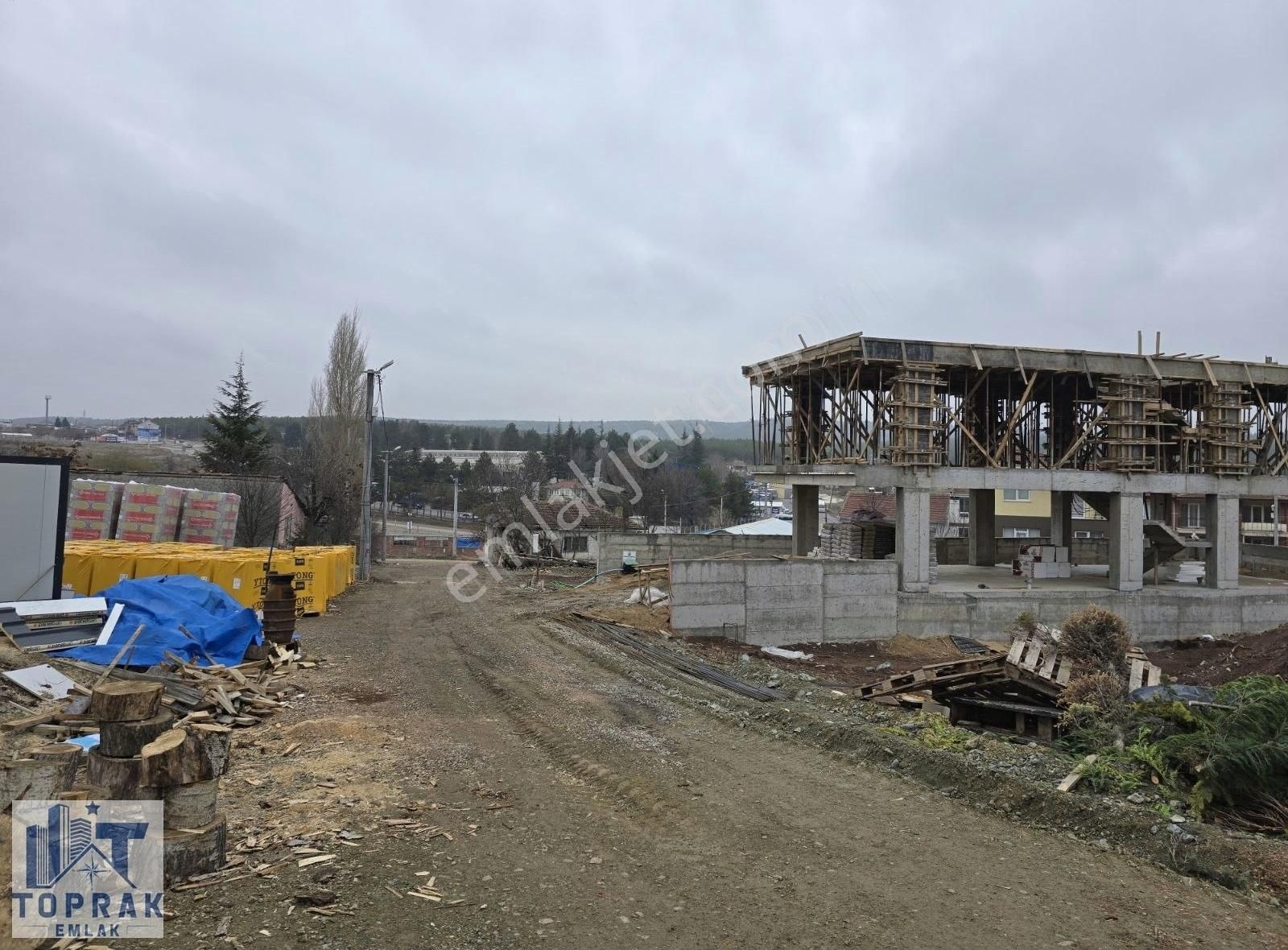 Odunpazarı Yenikent Satılık Konut İmarlı Toprak Emlak'tan Yenikent Mahallesinde Satılık Villa Arsası