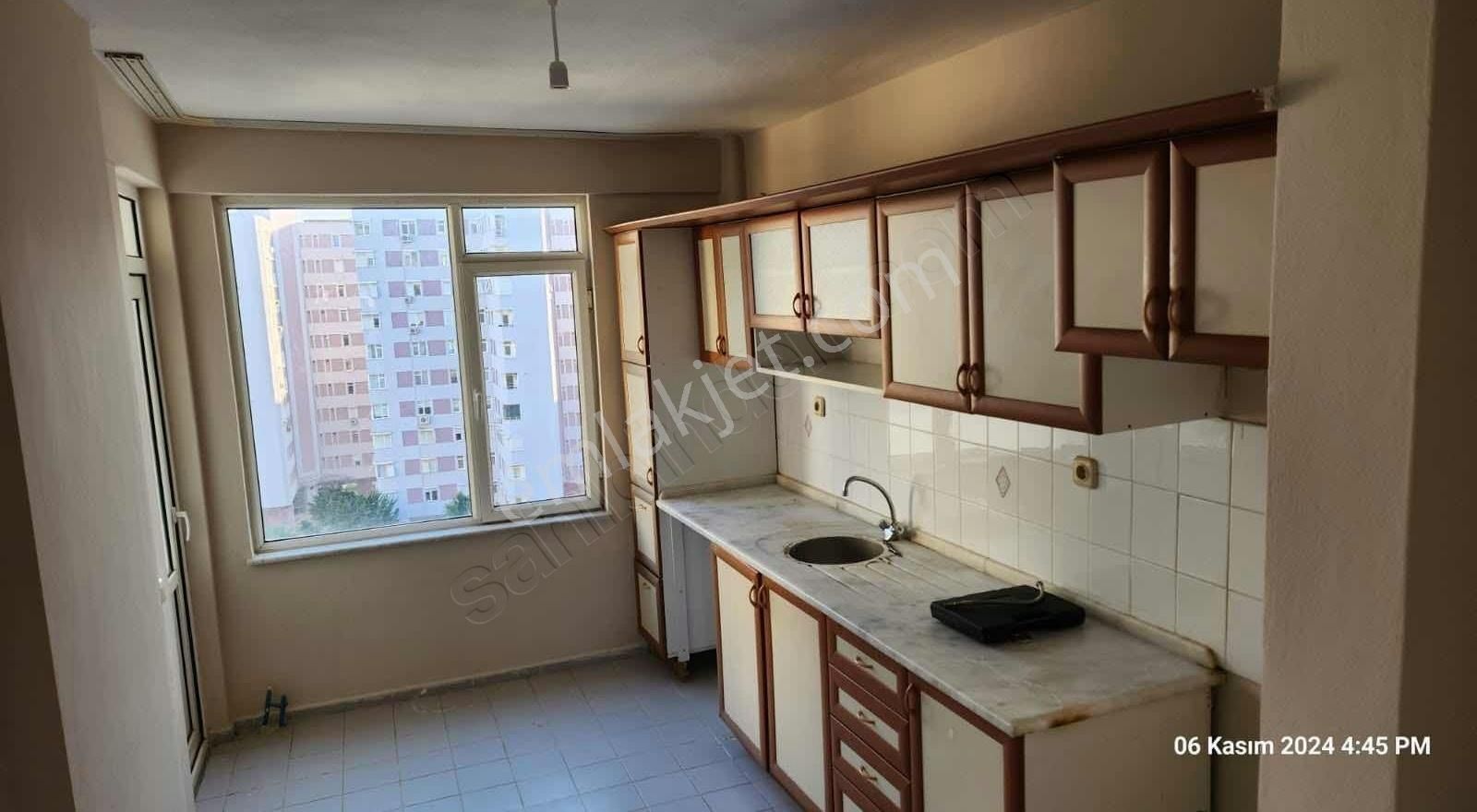 Konyaaltı Liman Kiralık Daire Liman'da Site İçi Deniz&havuz Manzaralı 3+1 Kiralık Daire