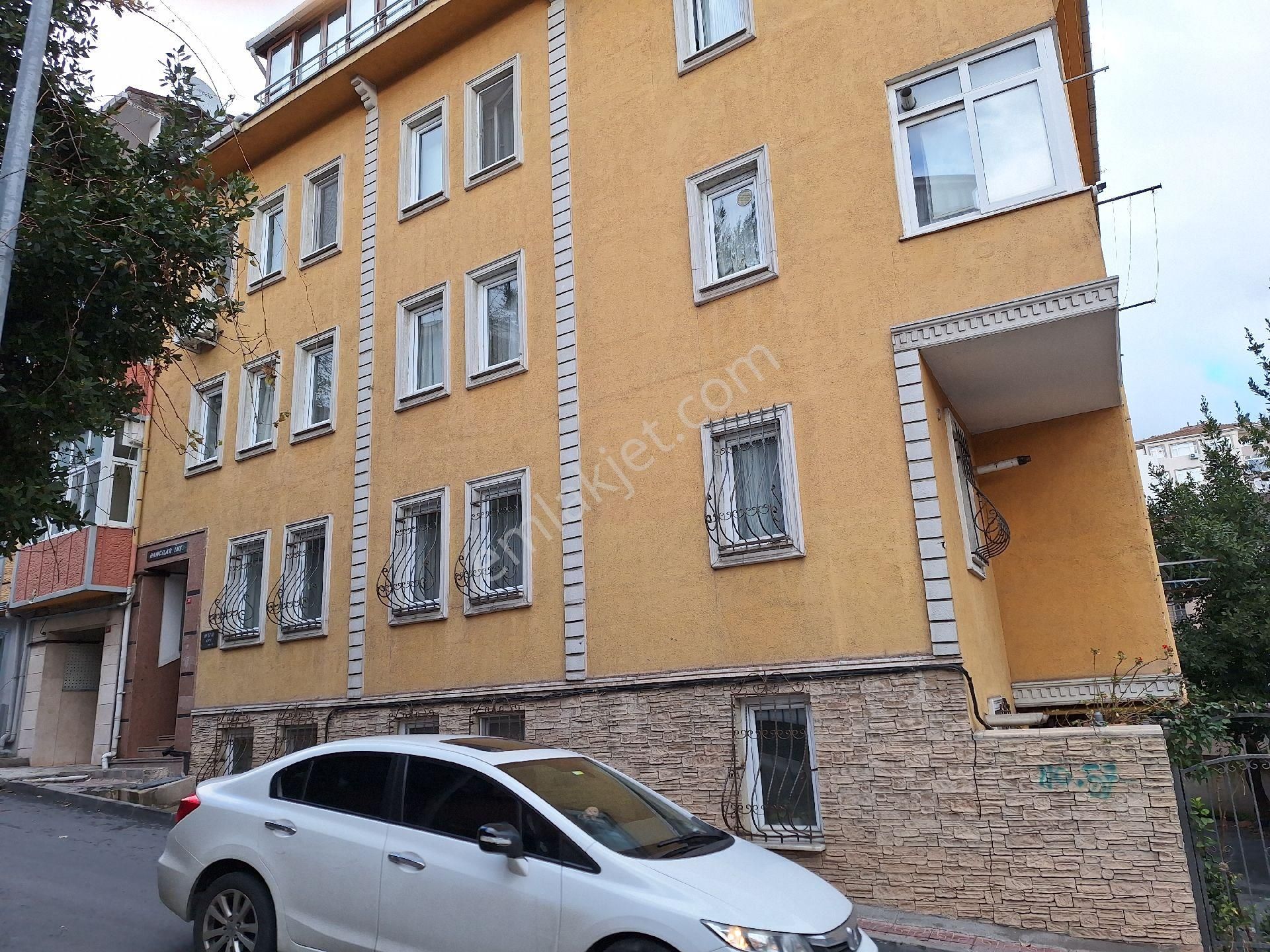 Eyüpsultan İslambey Kiralık Daire Eyüp Bülbüldere Caddeye 70 Metre, Boya Badanalı 2+1 Yeni Binadan