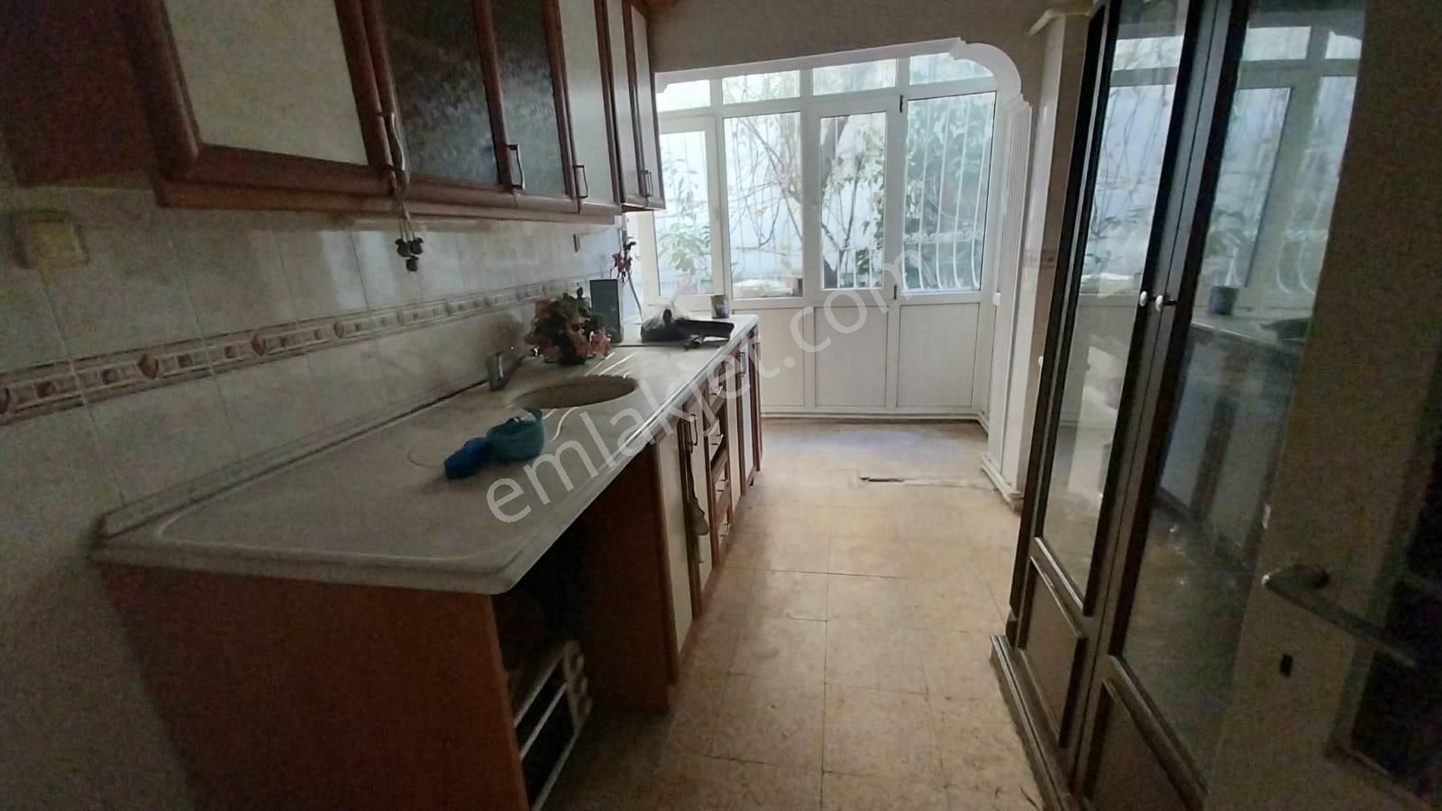 Buca Barış Kiralık Daire Buca Emniyet Binası Yakını2 +1 Giriş Kat Kiralık Daire