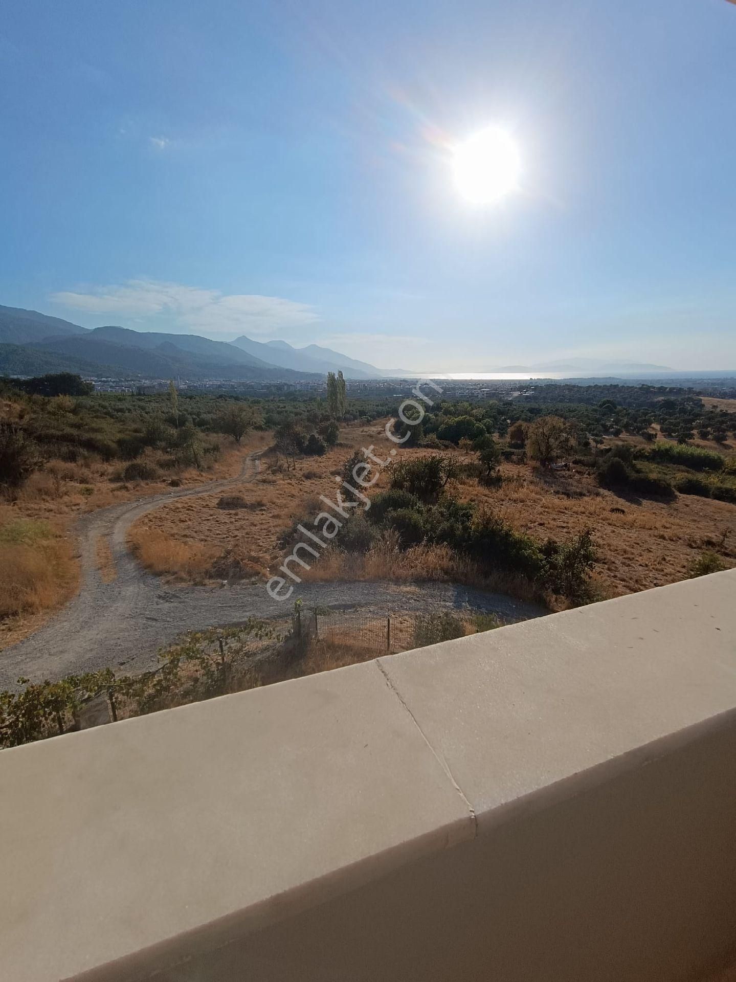 Kuşadası Davutlar Satılık Villa Kuşadası Davutlar'da Panoramik Deniz Ve Doğa Manzaralı Benzersiz Fırsat Yatırımlık Villa