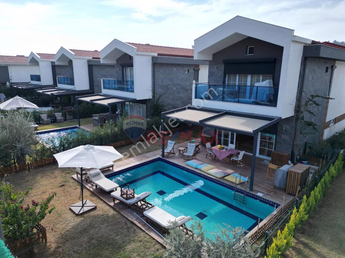 Kuşadası Bayraklıdede Satılık Villa Kuşadası Adagölde Özel Havuzlu Modern 4+1 Sıfır Villa